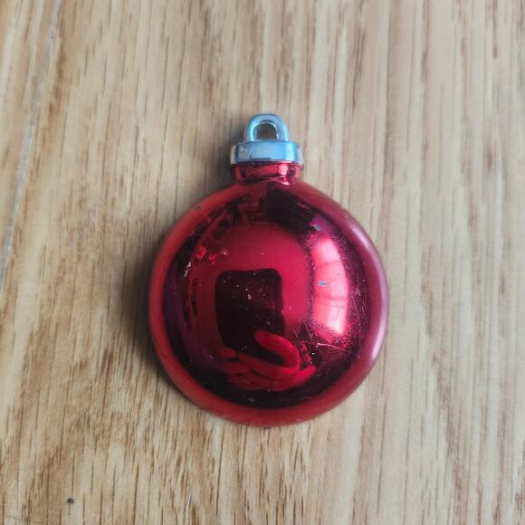 Vtg Christmas Magnet Lot Red Ornament & 1981 Wooden Gingerbread Holiday Decor - Picture 4 of 7